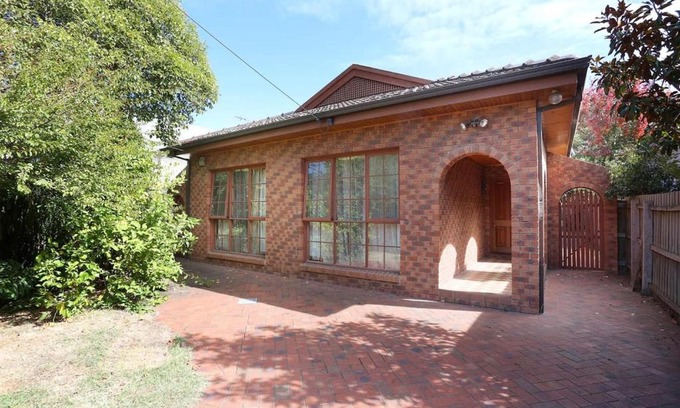 Hawthorn House | Hawthorn Family Home with Large Space