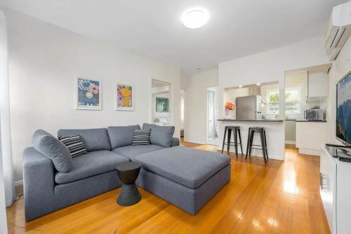 Hawthorn Apartment | Hawthorn's Hidden Gem With Free WiFi & Carparking
