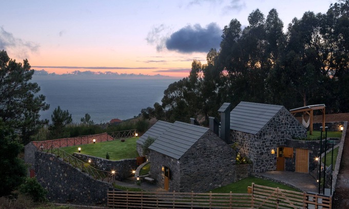 Calheta Cottage | Hayloft Verdelho, comfort and elegance in an atmosphere of tranquility