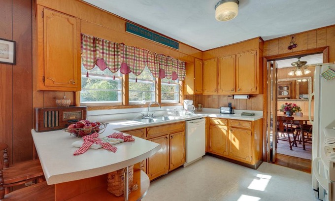 Haysi House | Haysi Nature Getaway with Fire Pit and On-Site Creek!