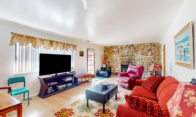 Nipomo House | Hazel Eyes