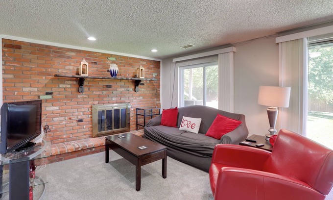 Columbine Valley House | Heart of Denver Suburbs! Extended-Stay Duplex