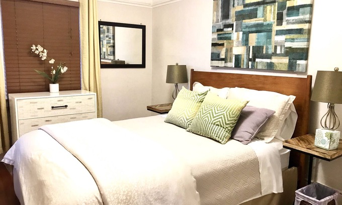 Pico-Union Apartment | Heart of LA - Korea Town bungalow