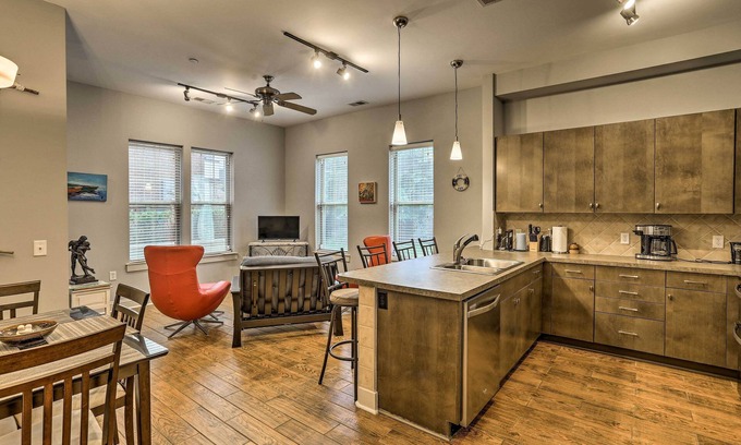 River District Condo | Heart of the Brooklyn Arts District: Urban Gem!