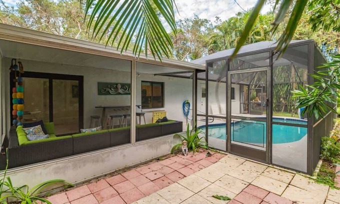 Osprey House | Heated Pool | 3 Beds | Near Beaches and parks
