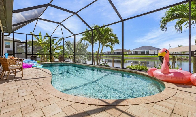 Burnt Store House | Heated Pool, Gulf Access, Dock, Outdoor Kitchen - Gulf Coast Haven - Roelens
