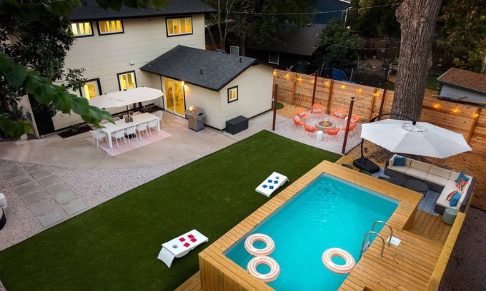 West Congress House | Heated Pool, Hot Tub, Movie Theater, Mini Golf - Sunset Social