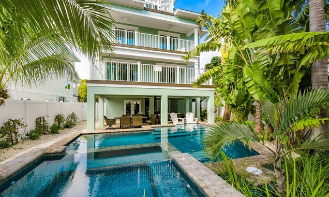 Siesta Key Village House | Heated Pool & Spa, Rooftop Deck for sunsets, Luxury Home for all ages!
