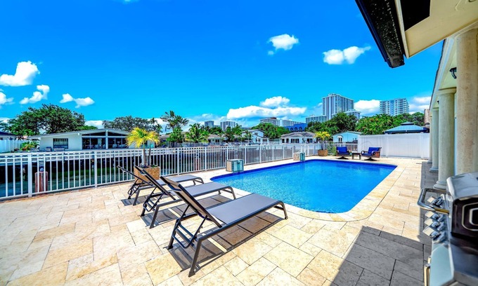 Bermuda Riviera House | Heated Pool & Waterfront! Walk To Beach & Shops!