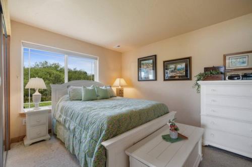 Rockaway Beach House | Heaven By The Sea 3br Retreat W Lake Views