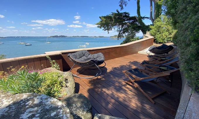 Sarzeau Villa | "Heaven's door", exceptional villa feet in the water, direct access to the sea