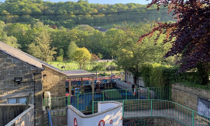 Wadsworth Apartment | Hebden Bridge - House - Sleeps 8 - Pet Friendly