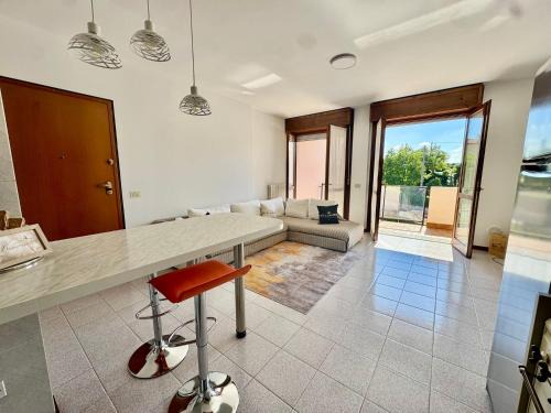Scanzorosciate Apartment | Helena home