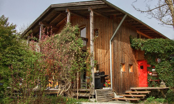 Rettenbach a.Auerberg House | Helles, Kinderfreundliches Ferienhaus "zum Paradies" mit Garten und Weiherblick