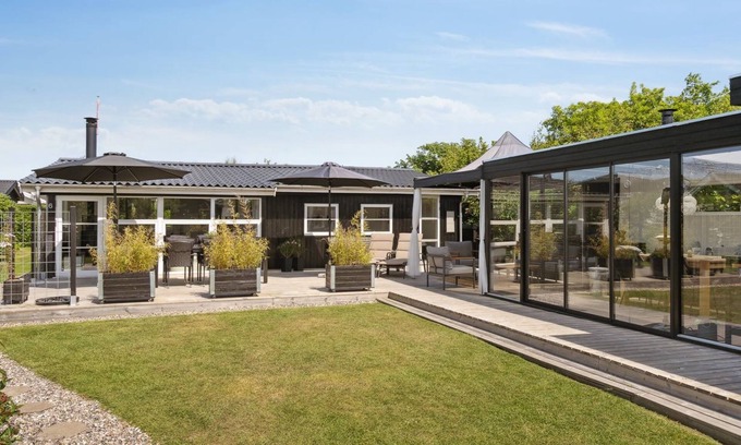 Hasmark Strand House | "Helmina" - 125m from the sea by Interhome
