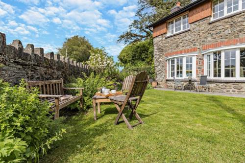 Cemmaes House | Hen Stabl- Cemaes