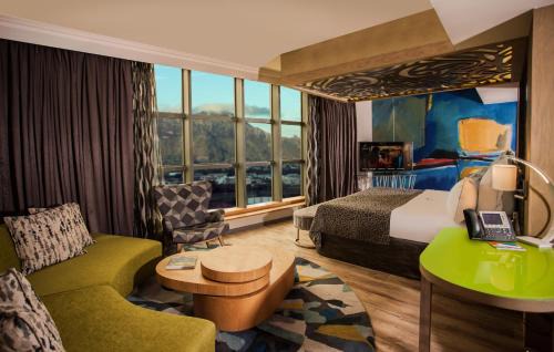 Ebene Cyber City Hotel | Hennessy Park Hotel