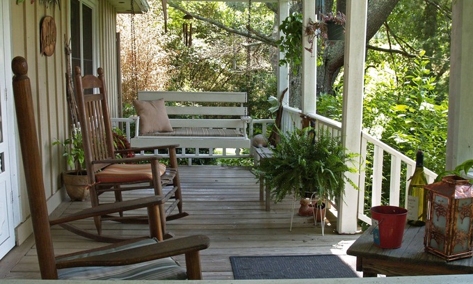 Hiawassee Bed & Breakfast | Henson Cove Place B&B with Cabin