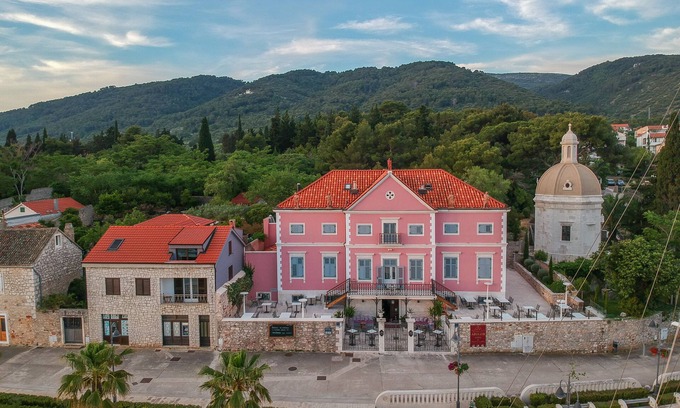 Stari Grad House | Heritage Villa Apolon