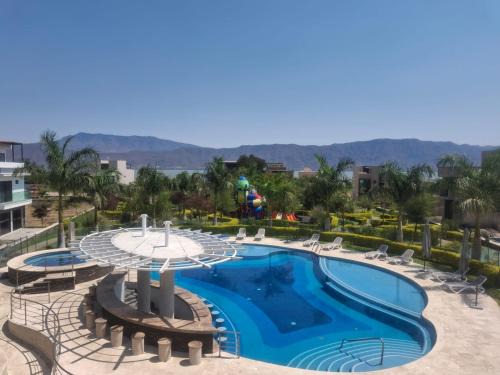San Cristobal House | Hermosa Casa en Orilla del lago -Zona de villedos-