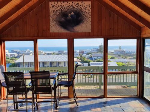 Middleton House | Hero Views At Middleton - Wifi - Beach