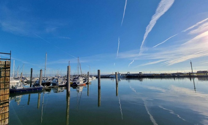 Suderneuland I Apartment | Herzlich Willkommen in der Exklusiven Ferienwohnung Burgraben Zentral in Norden