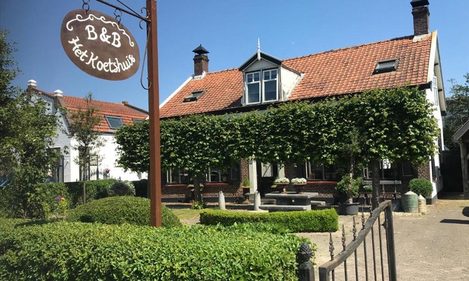 Kamperland Bed & Breakfast | Het Koetshuis