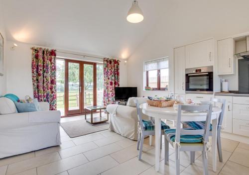 Ewhurst Green House | Hexden Lea