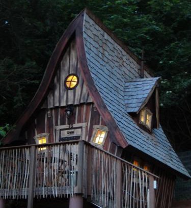 Annweiler am Trifels Cabin | Hexenhäuschen am Waldrand