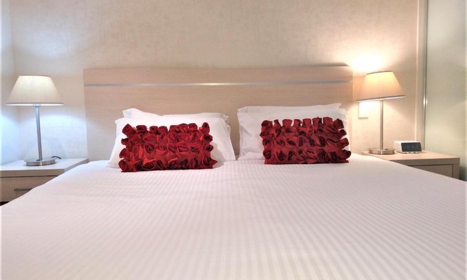 Adelaide Central Business District Apartment | Hi 5 star luxury Adelaide City Apartment