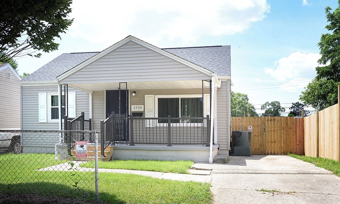 Columbus House | Hiawatha Hideaway - Darling 2 BR w/Private Backyard