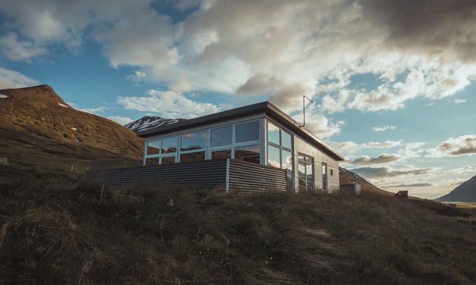 Olafsfjordur Cottage | Hidden Cottage with indoor hot tub