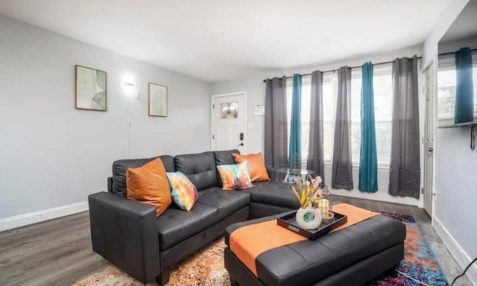 Washington Apartment | Hidden Gem Extended Stays Welcome Near Metro Train