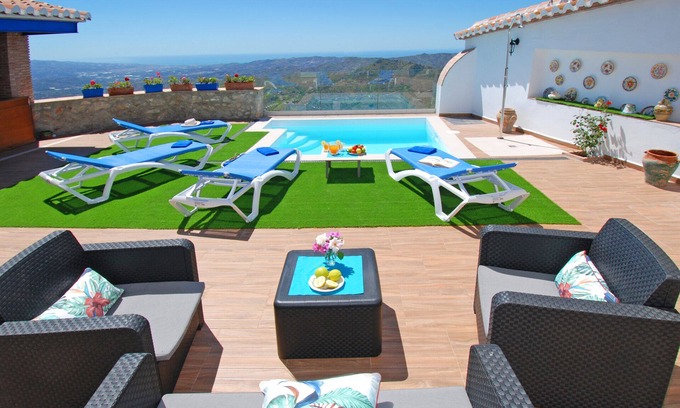 Comares House | HIDDEN GEM IN ANDALUSIAN VILLAGE-POOL WITH SUPERVIEW-AMAZING HOLIDAY EXPERIENCE