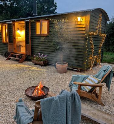 Howlett End Other | Hidden Gem Luxury Shepherd Hut - Pea Pod