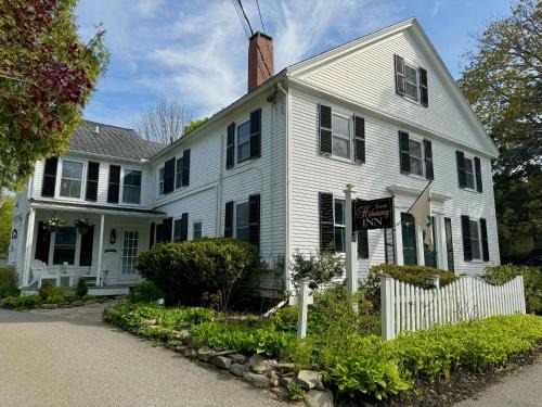 Camden Hotel | Hideaway Inn Maine