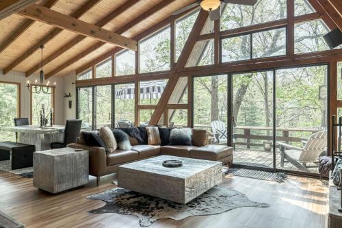 Innsbrook Ski Chalet | Hideaway Lake Chalet