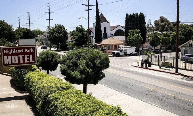 Eagle Rock Hotel | Highland Park Motel