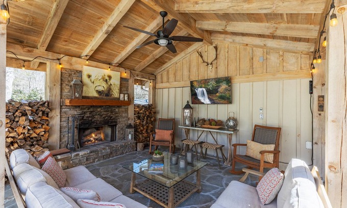 Mirror Lake Cottage | Highlands-Designer Cottage-Amazing Outdoor Living Spaces-Fireplace-Pet Friendly