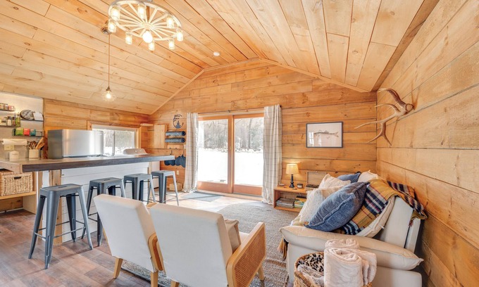 Woodsville Cabin | Hike, Fish & Boat: Waterfront Cabin in Ryegate!
