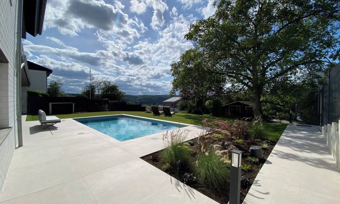 Erpel Apartment | Hiking & relaxing, garden/pool/gym/sauna/fireplace corner