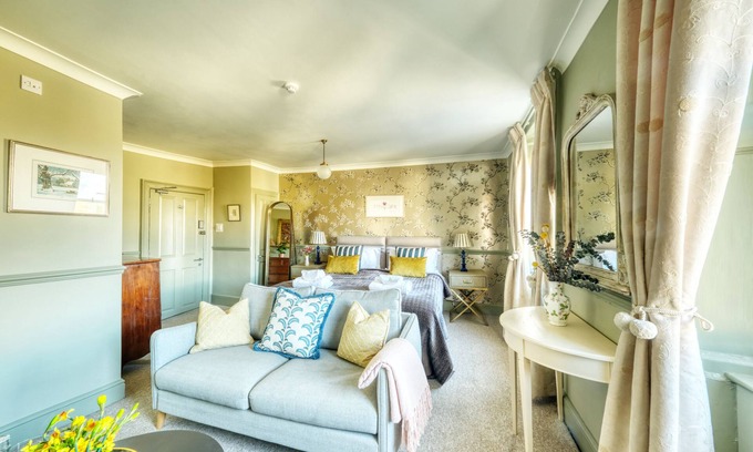 Upper Town Bed & Breakfast | Hill House
