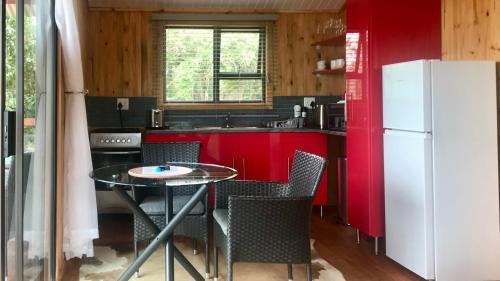 Hazyview Apartment | Hill Top Cabin - Self Catering Accommodation