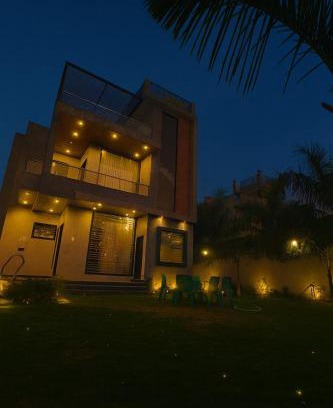 Jaipur District House | Hill View Farm with Pool Jacuzzi