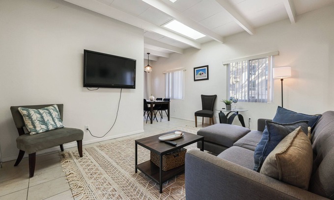Hillcrest Apartment | Hillcrest Haven: Cozy Condo for peaceful stay