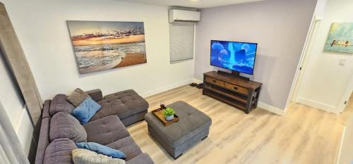 Hillcrest House | Hillcrest San Diego Canyon Oasis