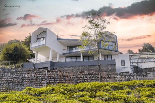 Coonoor Bed & Breakfast | Hills and Hearts Luxury Villa