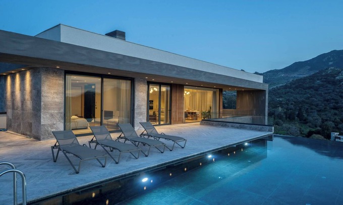 Yalikavak Villa | Hills Deluxe - Relaxed Luxury in Style and Serenity