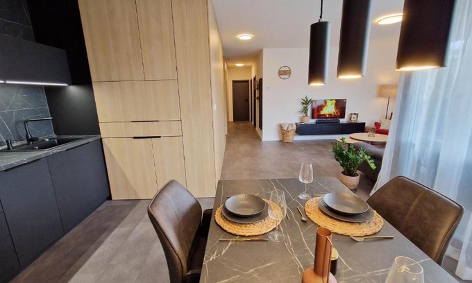 Liptovsky Mikulas Apartment | Hillshome - 84m2 moderný byt s terasou aj saunou
