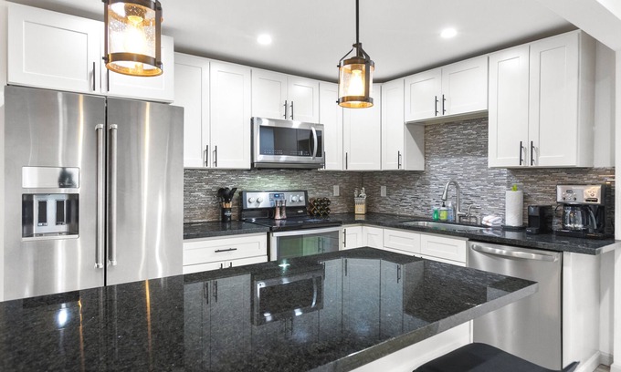North Beacon Hill Apartment | Hillside in Seattle - well appointed